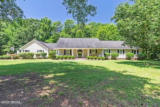 320 Oakridge Dr, Forsyth, GA 31029
