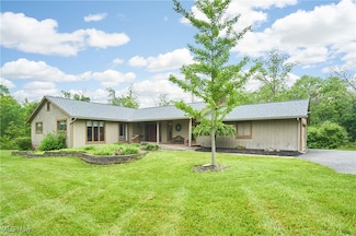 3196 Shade Rd, Akron, OH 44333