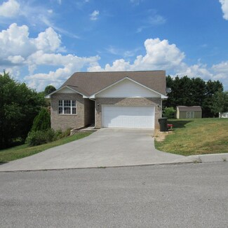 1756 Meadow Ridge Cir, Sevierville, TN 37862