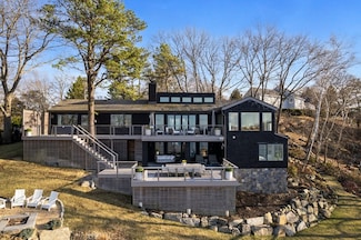 23 Pinecliff Dr, Marblehead, MA 01945