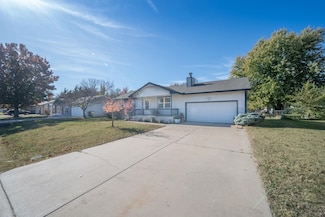539 S Highland Dr, Andover, KS 67002