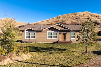 1032 Mc Guire Ave, Highwood, MT 59450