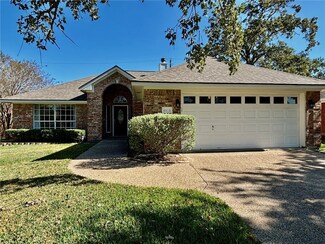 4413 Warwick Ln, Bryan, TX 77802