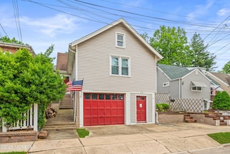 175 W Shore Ave, Bogota, NJ 07603
