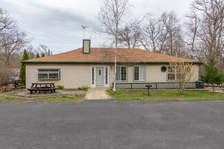6N803 Thompson Ave, Saint Charles, IL 60174