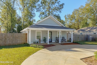53 2nd Ave, Lucedale, MS 39452