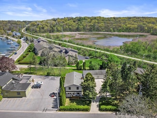 1542 3rd St, Delafield, WI 53018