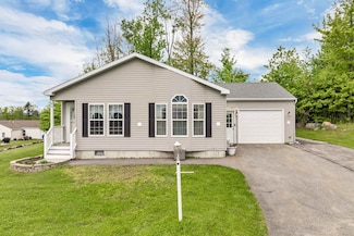 4 Dynamic View Dr, Franklin, NH 03235