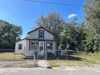 1 Second Ln, Lakehurst, NJ 08733