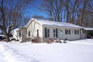 7402 Randy Rd, Machesney Park, IL 61115