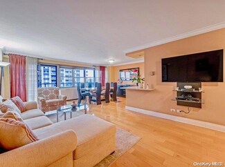 18-05 215th St Unit 5, Bayside, NY 11360