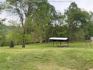 TBD Willow Dr, Madison, WV 25130