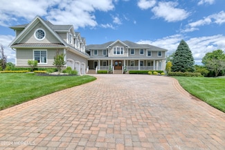 17 Bretwood Dr N, Colts Neck, NJ 07722