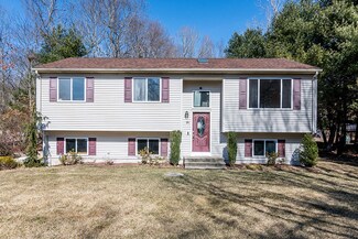 35 Walker Ln, Coventry, RI 02816