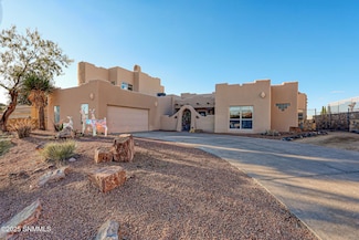 2817 Diamond Springs Dr, Las Cruces, NM 88011