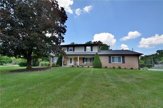 7040 Creekside Ln, Indianapolis, IN 46220