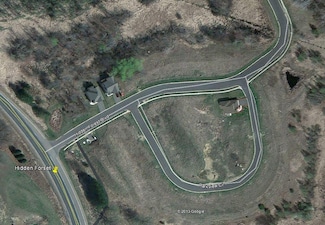 8982 Parkview Cir, Chisago City, MN 55013