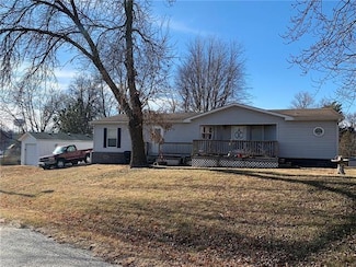 402 N 11th St, Savannah, MO 64485