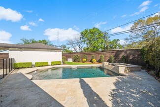 1366 Bethlehem St, Houston, TX 77018
