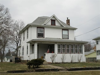 1318 W 2nd St, Waterloo, IA 50701
