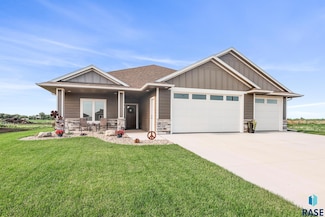 425 E 8th St, Tea, SD 57064