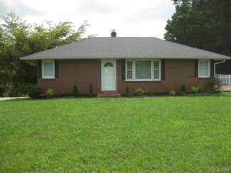 8912 Blue Ridge Dr, Hurt, VA 24563