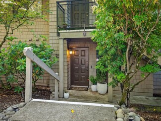 25 Crestfield Ct, Lake Oswego, OR 97035