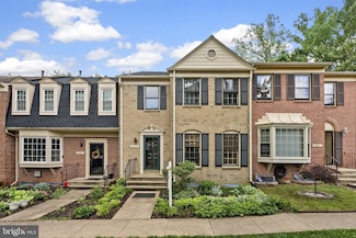 4849 Carriagepark Rd, Fairfax, VA 22032