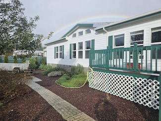 150 N 3rd St, Lakeside, OR 97449