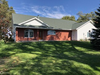 25825 497th St, Chariton, IA 50049