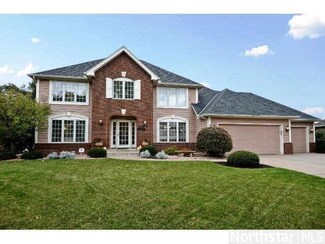 5943 Parkwood Dr, Saint Paul, MN 55126
