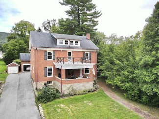 308 Parkway Ave, Bluefield, WV 24701
