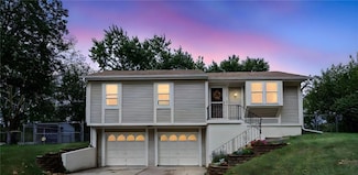 1608 Ray St, Liberty, MO 64068