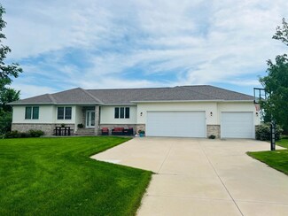 1110 27th St SW, Austin, MN 55912
