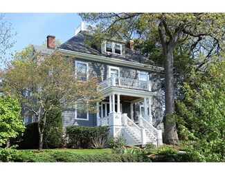 35 Renwick Rd, Melrose, MA 02176