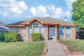 1421 Ross Dr, Lewisville, TX 75067