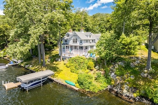 424 E Wakefield Blvd, Winsted, CT 06098