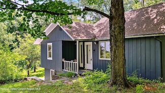 638 Fog Hill Rd, Austerlitz, NY 12017