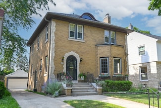 2829 N Hartung Ave, Milwaukee, WI 53210