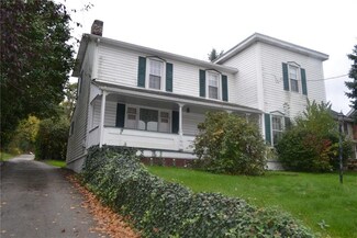 415 5th St, California, PA 15419