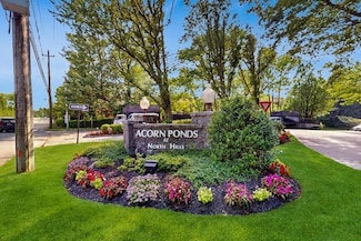 14 Acorn Ponds Dr Unit 258, Roslyn, NY 11576