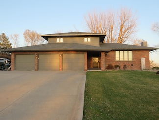 5867 33rd Ave, Columbus, NE 68601