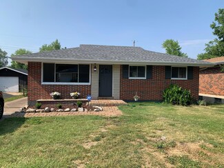 1221 Senate Dr, Saint Louis, MO 63138