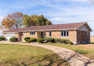 4S516 Florence Rd, Big Rock, IL 60511