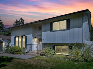 11260 W Tumbleweed Dr, Nine Mile Falls, WA 99026