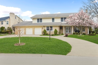 46 Chatham Ln, Oak Brook, IL 60523