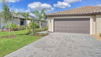 15721 Sunny Day Dr, Bradenton, FL 34211