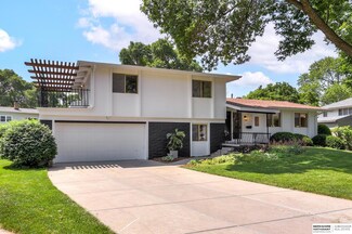 13711 Hickory Cir, Omaha, NE 68144