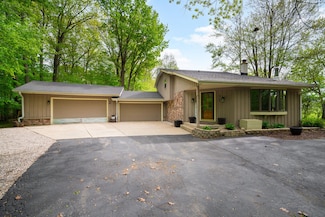 3765 Maplewood Ct, Hubertus, WI 53033