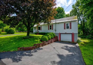 296 Lakeview Rd, Broadalbin, NY 12025